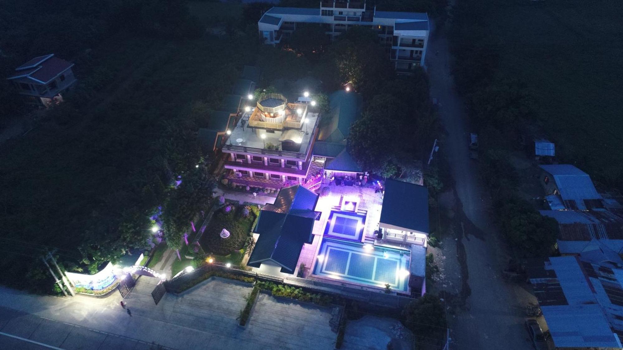 Villa Esmeralda Bryan'S Resort Hotel And Restaurant Palayan City Exterior foto